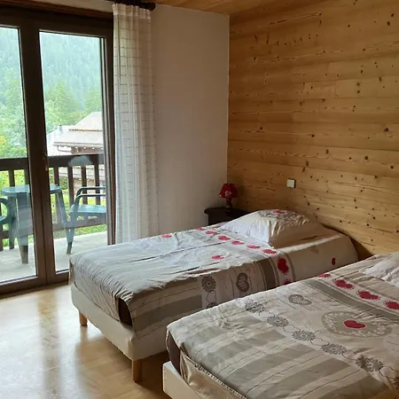 Capucine شامونكس