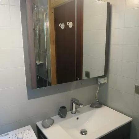 Capucine شامونكس